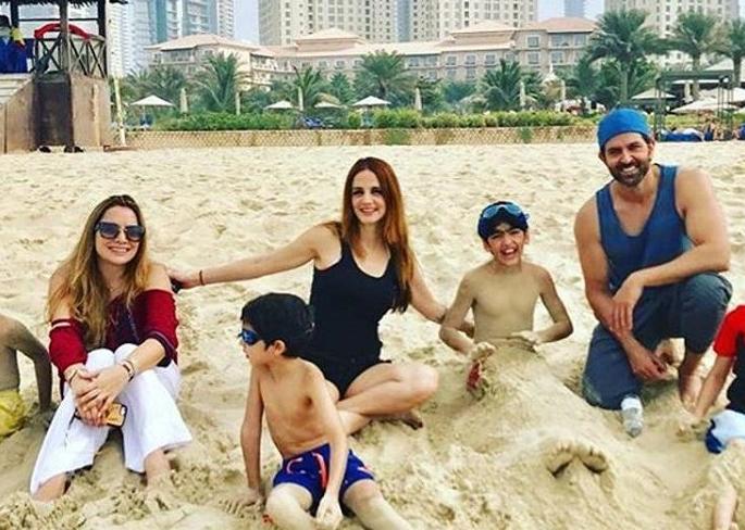 Hrithik-Suzanne vacations with children in Dubai ..! | दुबईत मुलांसोबत हृतिक-सुझैन व्हॅकेशन्सवर..!