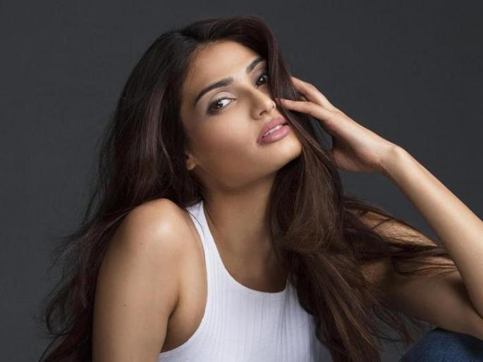 Do you listen? Yes, Athiya Shetty's 'Action'! | तुम्ही ऐकलतं का? होय, आथिया शेट्टीला करायचीय ‘अॅक्शन’ ! Do you listen? Yes, Athiya Shetty's 'Action'! | तुम्ही ऐकलतं का? होय, आथिया शेट्टीला करायचीय ‘अॅक्शन’ !