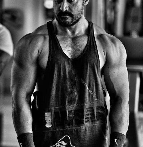 Shocking incarnation for Aamir's 'Dangal' | आमीरचा ‘दंगल’ साठी शॉकिंग अवतार!