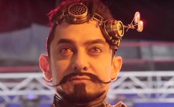 Aamir's 'secret ... look' viral! | ​आमिरचा ‘सिक्रेट...लूक’ व्हायरल !