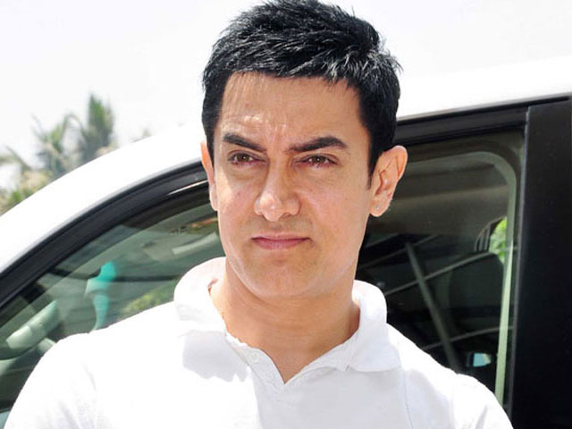 Aamir Khan will not play the right to vote | आमिर खान नाही बजावणार मतदानाचा हक्क Aamir Khan will not play the right to vote | आमिर खान नाही बजावणार मतदानाचा हक्क