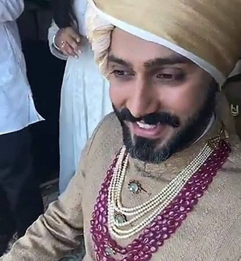 Before marriage, Anand Ahuja had to do the work for Sonam Kapoor | लग्नाच्या आधी सोनम कपूरसाठी आनंद अहुजला करावे लागले हे काम, त्यानंतर चढला बोहल्यावर Before marriage, Anand Ahuja had to do the work for Sonam Kapoor | लग्नाच्या आधी सोनम कपूरसाठी आनंद अहुजला करावे लागले हे काम, त्यानंतर चढला बोहल्यावर