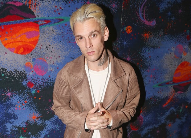 Aaron Carter gets emotional due to arrest; The charge denied! | अटकेमुळे भावुक झाला आरोन कार्टर; आरोप फेटाळले!! Aaron Carter gets emotional due to arrest; The charge denied! | अटकेमुळे भावुक झाला आरोन कार्टर; आरोप फेटाळले!!
