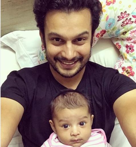 Did you see the photo of Adinath Kothare and his cute zodiac? | ​आदिनाथ कोठारे आणि त्याची गोंडस जिजाचा फोटो तुम्ही पाहिला का?