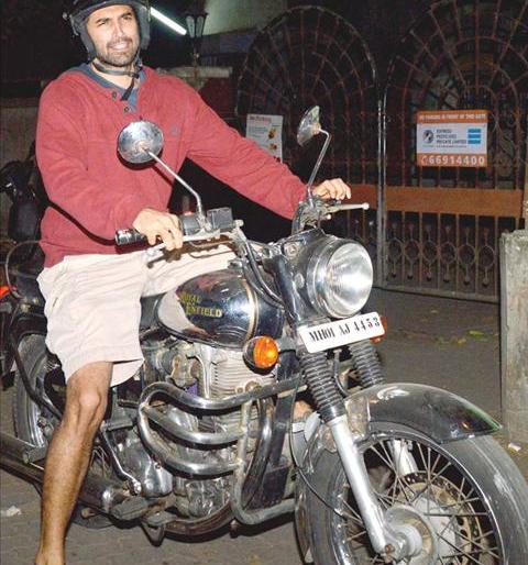 Aditya kachuchi bike raiding | आदित्यला करायचीय बाईक रायडिंग