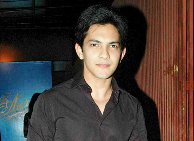 Aditya was going to play Baljo | आदित्य वाजवणार होता बँजो