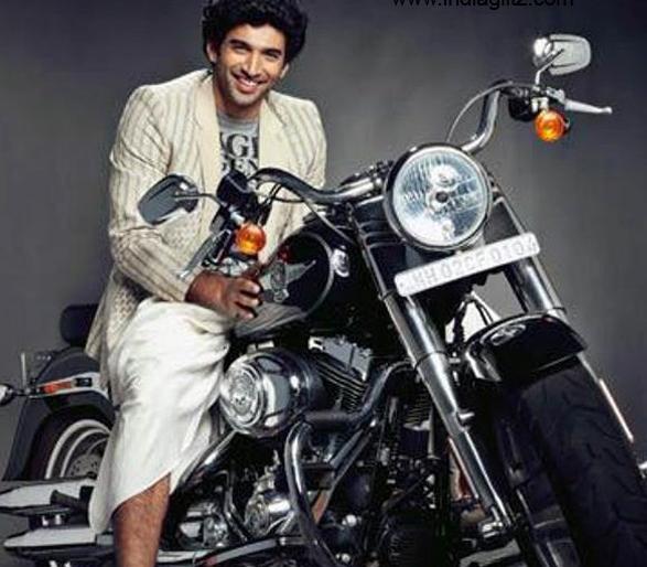 Aditya Bikewada ... | आदित्य बाईकवेडा...