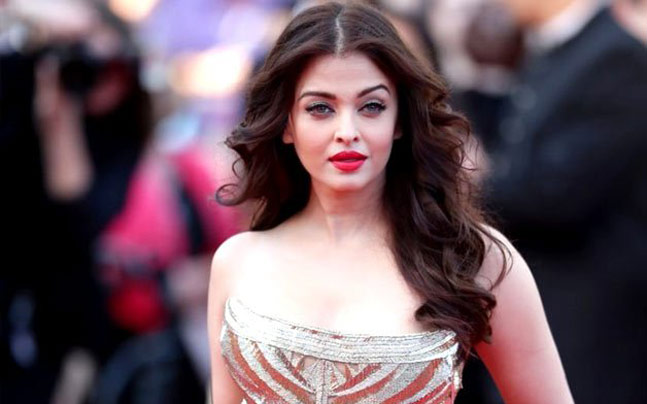 Aishwarya Rai Bachchan will play the role in Fannie Khan | तर ही भूमिका साकारणार ऐश्वर्या राय बच्चन फन्ने खानमध्ये