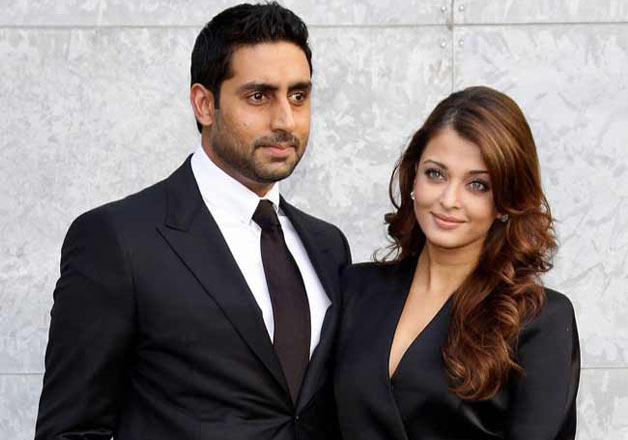 Ash-Abhishek Bachchan may shift from 'Jalsa' to new flat; See photo! | ‘जलसा’ सोडून नव्या फ्लॅटमध्ये शिफ्ट होऊ शकतात ऐश-अभिषेक बच्चन; पाहा फोटो! Ash-Abhishek Bachchan may shift from 'Jalsa' to new flat; See photo! | ‘जलसा’ सोडून नव्या फ्लॅटमध्ये शिफ्ट होऊ शकतात ऐश-अभिषेक बच्चन; पाहा फोटो!