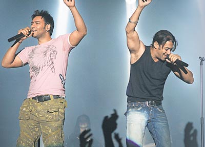 Salman's blast in Ajay Devgn's film | अजय देवगनच्या चित्रपटात सलमानचा धमाका Salman's blast in Ajay Devgn's film | अजय देवगनच्या चित्रपटात सलमानचा धमाका