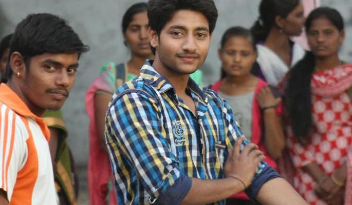 This video is being done by a small parrot and Pradeep | छोट्या परश्या आणि प्रदीपचा हा व्हिडीओ होतोय व्हायरल This video is being done by a small parrot and Pradeep | छोट्या परश्या आणि प्रदीपचा हा व्हिडीओ होतोय व्हायरल