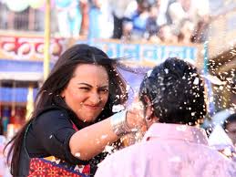 Sonakshi's action incarnation | सोनाक्षीचा अँक्शन अवतार Sonakshi's action incarnation | सोनाक्षीचा अँक्शन अवतार