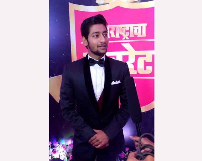 'Who is Maharashtra's favorite?' The artist will bring the four stars to the award ceremony | 'महाराष्ट्राचा फेवरेट कोण?' या अवॉर्ड सोहळयाला कलाकार लावणार चार चाँद 'Who is Maharashtra's favorite?' The artist will bring the four stars to the award ceremony | 'महाराष्ट्राचा फेवरेट कोण?' या अवॉर्ड सोहळयाला कलाकार लावणार चार चाँद