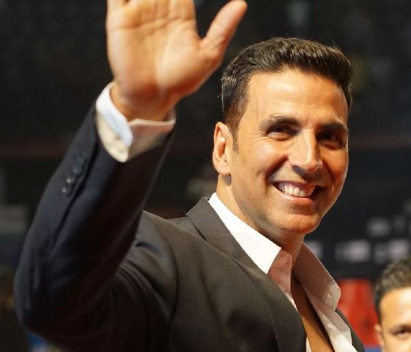 Akshay Kumar is the first superstar in the world to announce, what is the episode! | अक्षयकुमारला घोषित केले जगातील पहिला सुपरस्टार, वाचा काय आहे प्रकरण! Akshay Kumar is the first superstar in the world to announce, what is the episode! | अक्षयकुमारला घोषित केले जगातील पहिला सुपरस्टार, वाचा काय आहे प्रकरण!