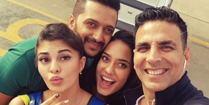 'Housefull 3' Gang Sonam with a Believer! | ‘हाऊसफुल्ल ३’ गँगची सोनम-श्रद्धासोबत धम्माल! 'Housefull 3' Gang Sonam with a Believer! | ‘हाऊसफुल्ल ३’ गँगची सोनम-श्रद्धासोबत धम्माल!