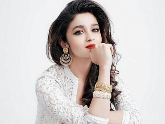 Reading the 25-year-old Alia Bhatt's property, you'll be surprised by the surprise | ​२५ वर्षांच्या आलिया भट्टची प्रॉपर्टी किती आहे हे वाचून तुम्हाला बसेल आश्चर्याचा धक्का