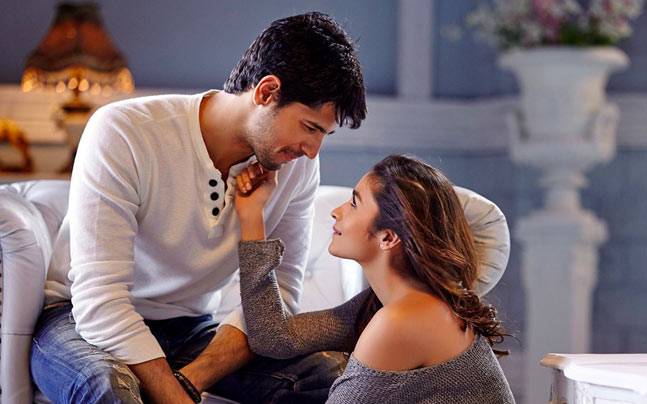 Aliya-Siddhartha is hangout in London | ​आलिया-सिद्धार्थ करताहेत लंडनमध्ये हँगआउट