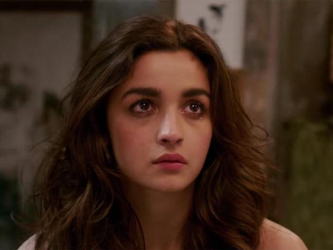 Alia Bhatta injured in Bulgaria during shooting of film | चित्रपटाच्या शूटिंग दरम्यान बल्गेरियामध्ये आलिया भट्टला झाली दुखापत
