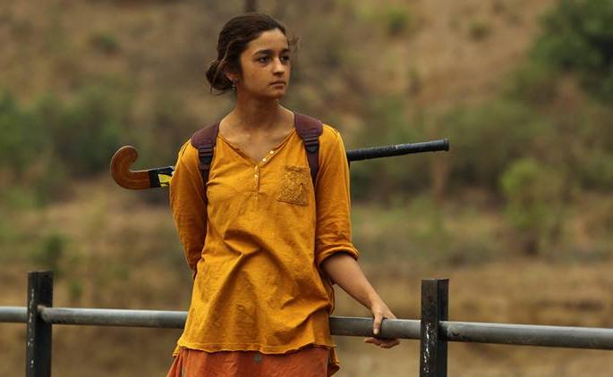 From the 'Ikudi' you know the story of Aliya! | ‘इक कुडी’ मधून कळते आलियाची धडपड!