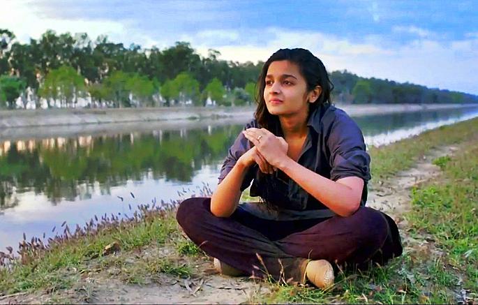 In the memories of Aliya Highway | आलिया ‘हायवे’च्या आठवणींत In the memories of Aliya Highway | आलिया ‘हायवे’च्या आठवणींत