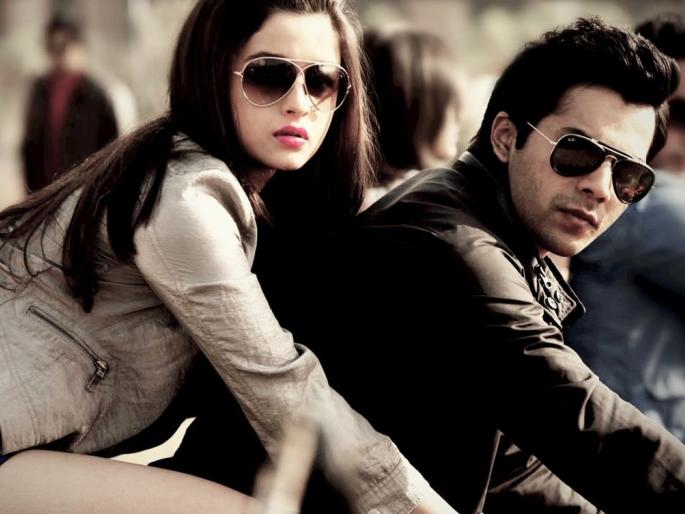 When Aaliya Varun avoids each other ...! | आलिया-वरूण एकमेकांना टाळतात तेव्हा...! When Aaliya Varun avoids each other ...! | आलिया-वरूण एकमेकांना टाळतात तेव्हा...!