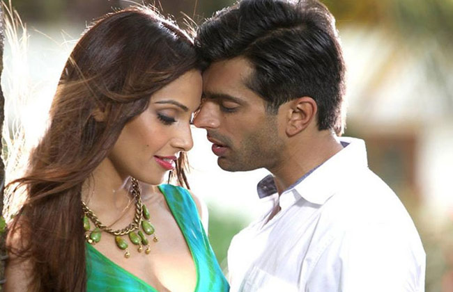 Bipasha's honeymoon diary! | बिप्सची हनीमून डायरी !