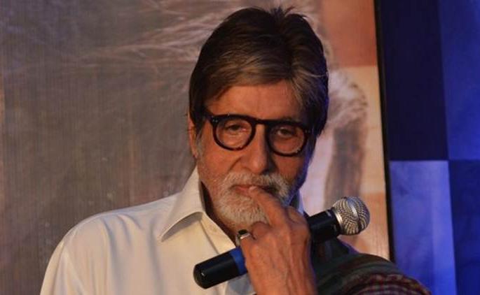 Amitabh lost track of trunk calls and letters !! | ट्रंक कॉल व पत्रांच्या आठवणींमध्ये हरवले अमिताभ!! Amitabh lost track of trunk calls and letters !! | ट्रंक कॉल व पत्रांच्या आठवणींमध्ये हरवले अमिताभ!!