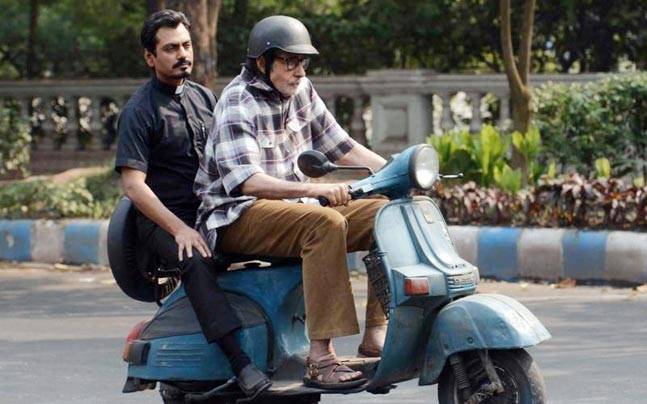 Read, the story of Amitabh Bachchan. | वाचा, अमिताभच्या ‘त्या’ बाईकची कथा.. Read, the story of Amitabh Bachchan. | वाचा, अमिताभच्या ‘त्या’ बाईकची कथा..