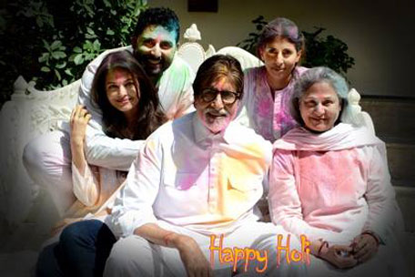 This year, Amitabh Bachchan's home will not be played at Rangpanchi this year | ​या कारणामुळे अमिताभ बच्चन यांच्या घरी यंदा रंगपंचमी खेळली जाणार नाही