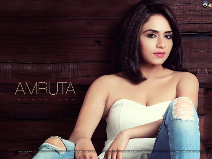 Amrita Khanvilkar in '24' | ‘२४’ मध्ये अमृता खानविलकर Amrita Khanvilkar in '24' | ‘२४’ मध्ये अमृता खानविलकर