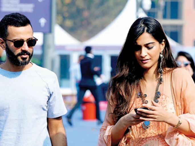 In June this year, Sonam Kapoor will be stuck in a marriage bond with Anand Ahuja | याच वर्षी जूनमध्ये सोनम कपूर अडकणार आनंद आहुजासोबत लग्न बंधनात In June this year, Sonam Kapoor will be stuck in a marriage bond with Anand Ahuja | याच वर्षी जूनमध्ये सोनम कपूर अडकणार आनंद आहुजासोबत लग्न बंधनात