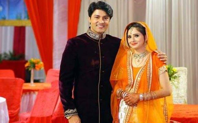 'Dey and Baati' by Fame Anas Rashid took place with Hina | 'दिया और बाती' फेम अनस रशिदने केला हिनासह साखरपूडा 'Dey and Baati' by Fame Anas Rashid took place with Hina | 'दिया और बाती' फेम अनस रशिदने केला हिनासह साखरपूडा
