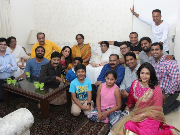 Lata Didi benefited from the 'Eggs Fund' cinematography | ​'अंड्या चा फंडा' सिनेमाला लाभला लता दीदींचा शुभार्शिवाद