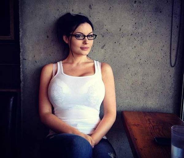 Duplicate of Angelina | अ‍ॅँजेलिनाची डुप्लिकेट