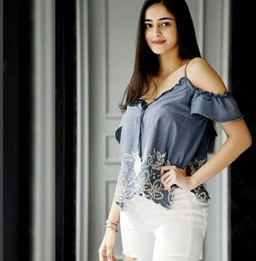 Ananya Pandey's Hot Paid | अनन्या पांडेच्या हॉट अदा Ananya Pandey's Hot Paid | अनन्या पांडेच्या हॉट अदा