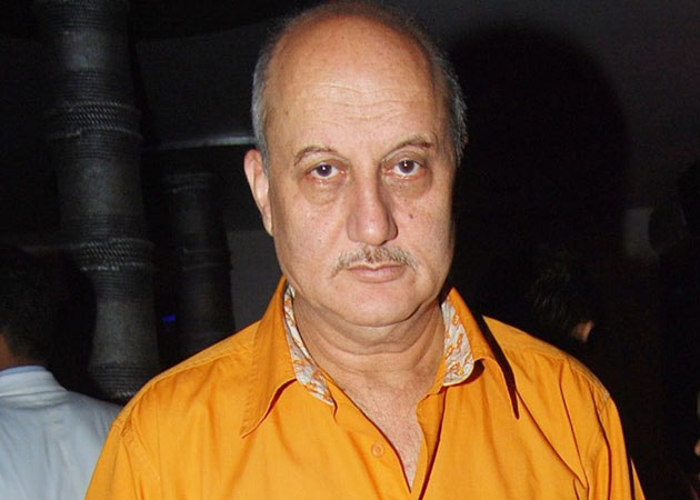 Anupam Kher's jump in JNU case | जेएनयू प्रकरणात अनुपम खेर यांची उडी