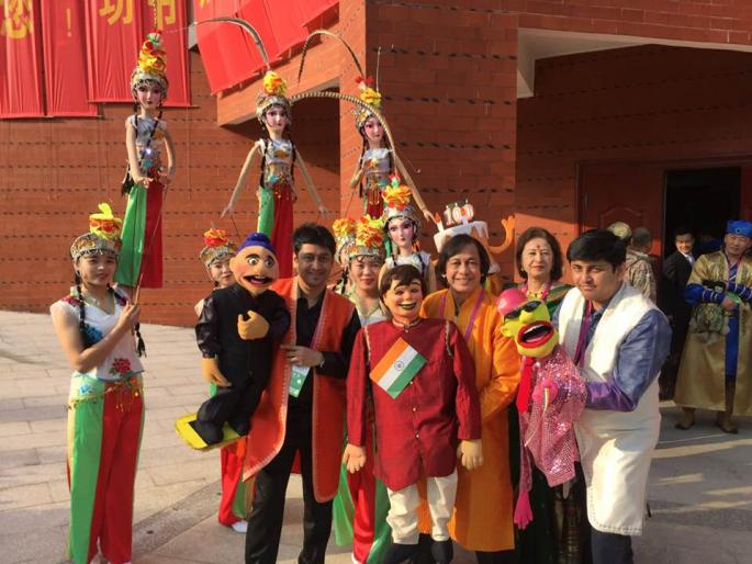 Ramdas Padhye's Ardhavatrao reached China | रामदास पाध्ये यांचे अर्धवटराव पोहोचले चीनमध्ये Ramdas Padhye's Ardhavatrao reached China | रामदास पाध्ये यांचे अर्धवटराव पोहोचले चीनमध्ये