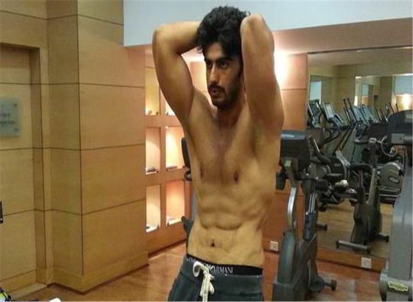 Arjun Kapoor's Terrace Gym | ​अर्जुन कपूरचे ‘टेरेस जिम’ यामुळे होणार जमिनदोस्त!!