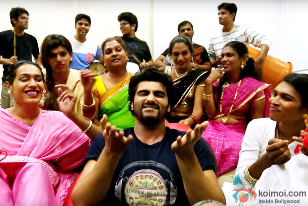 Listen to this song of Arjun ... | हसायचेयं...अर्जूनचे हे गाणे ऐका!!