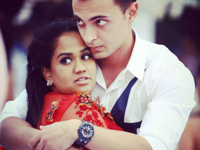 Salman's sister stolen from Arpita! | सलमानची बहिण अर्पिताकडे चोरी! Salman's sister stolen from Arpita! | सलमानची बहिण अर्पिताकडे चोरी!
