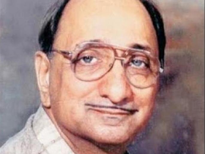 Veteran singer Arun Dte passed away; Marathi cinemas have become heartbroken | ज्येष्ठ भावगीत गायक अरुण दाते यांचे निधन; मराठी चित्रपटसृष्टी हळहळली Veteran singer Arun Dte passed away; Marathi cinemas have become heartbroken | ज्येष्ठ भावगीत गायक अरुण दाते यांचे निधन; मराठी चित्रपटसृष्टी हळहळली