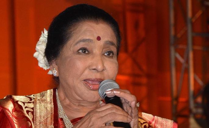 Asha Bhosle's debut in the 84th year, know about 20 interesting things !!! | आशा भोसलेंचे ८४ व्या वर्षात पदार्पण, जाणून घ्या माहित नसेलेल्या २० रंजक गोष्टी !!! Asha Bhosle's debut in the 84th year, know about 20 interesting things !!! | आशा भोसलेंचे ८४ व्या वर्षात पदार्पण, जाणून घ्या माहित नसेलेल्या २० रंजक गोष्टी !!!