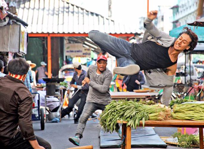 Tiger learned kalaripayattu | टायगर शिकला कलरीपायट्टु Tiger learned kalaripayattu | टायगर शिकला कलरीपायट्टु