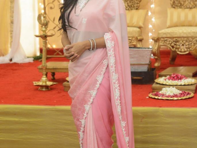 Barkha Bisht will leave the series to be named | बरखा बिष्ट नामकरण ही मालिका सोडणार Barkha Bisht will leave the series to be named | बरखा बिष्ट नामकरण ही मालिका सोडणार