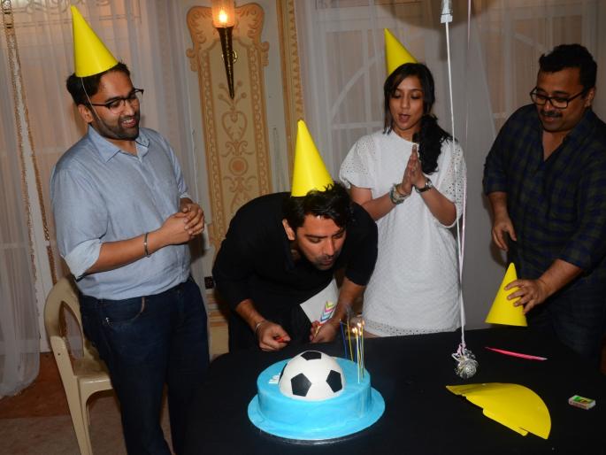 What is the name of this celebration celebrated as the birthday of Femin Barun Sobti? | ​असा साजरा करण्यात आला इस प्यार को क्या नाम दूँ फेम बरुण सोबतीचा वाढदिवस