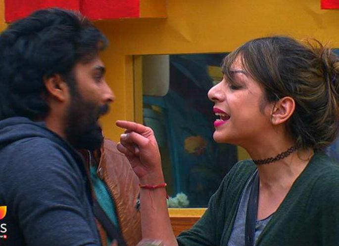 Bigg Boss: Manavir, eulogy started with friendship | बिग बॉस : मनवीर, नीतिभाच्या मैत्रीला लागले ग्रहण