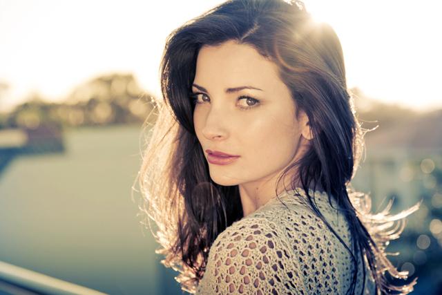 Change skin everyday to look crunchy! | चिरतरुण दिसण्यासाठी रोज बदला त्वचा!