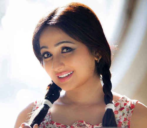 Simple solution to look crunchy | चिरतरुण दिसण्यासाठी सोपे उपाय