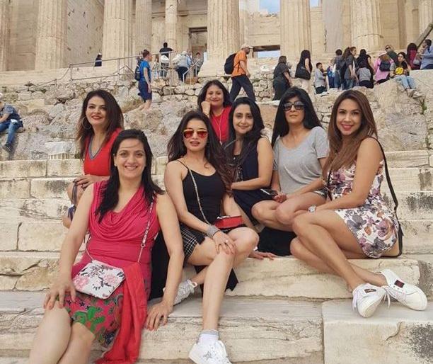 Salman Khan's famous actress, see photo! | वयाच्या ४९व्या वर्षी इतकी हॉट दिसते सलमान खानची ‘ही’ प्रसिद्ध अभिनेत्री, पाहा फोटो!