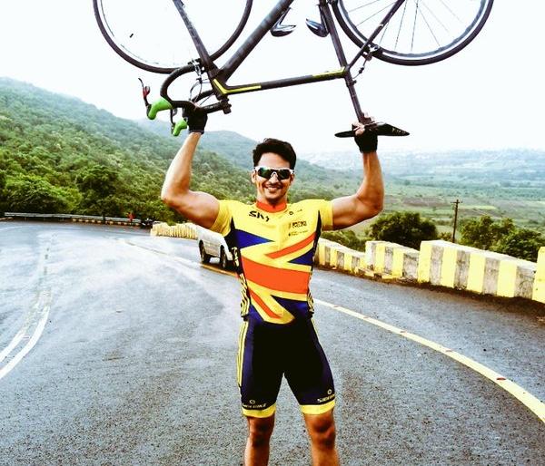 Speaking cycle riding | भुषणची सायकल रायडींग